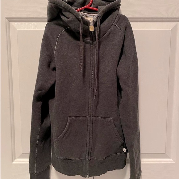 ARITZIA Talula - Long Length Sweater Dress Hooded with Sleeves - Picture 3 of 6